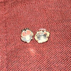 Kendra Scott stud earrings rock shaped- clear Iridescent stone in gold setting